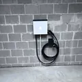 Borne de recharge murale Smappee dans un garage particulier